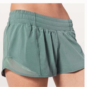 Lululemon Hotty Hot shorts 2.5